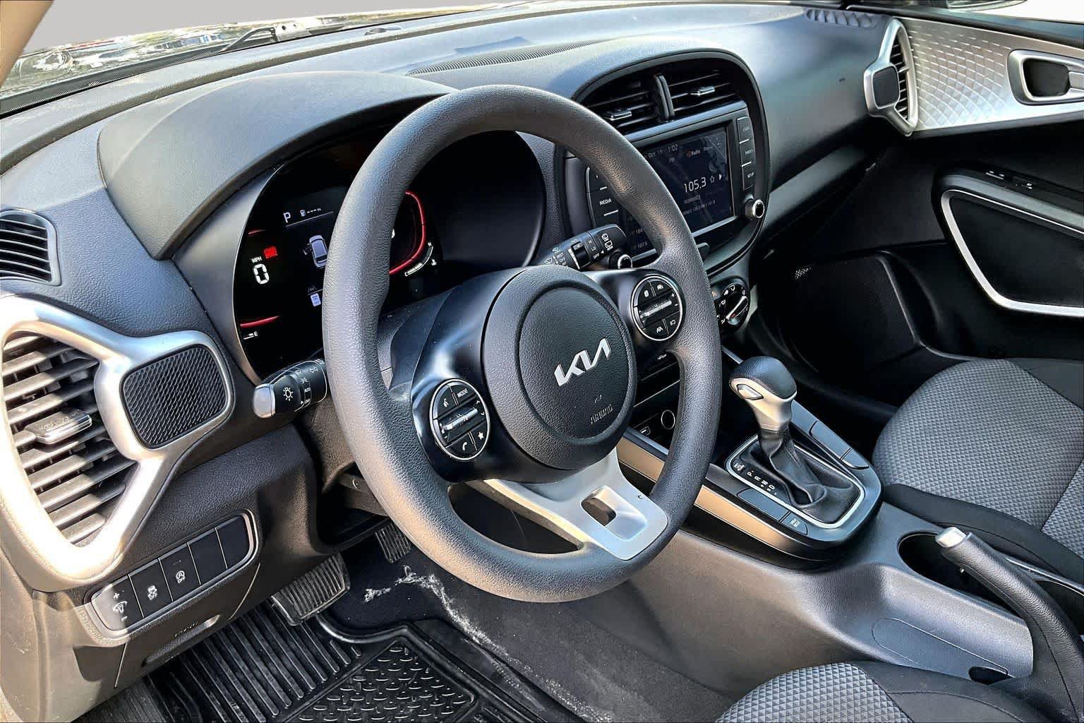 Used 2023 Kia Soul LX FWD image 17