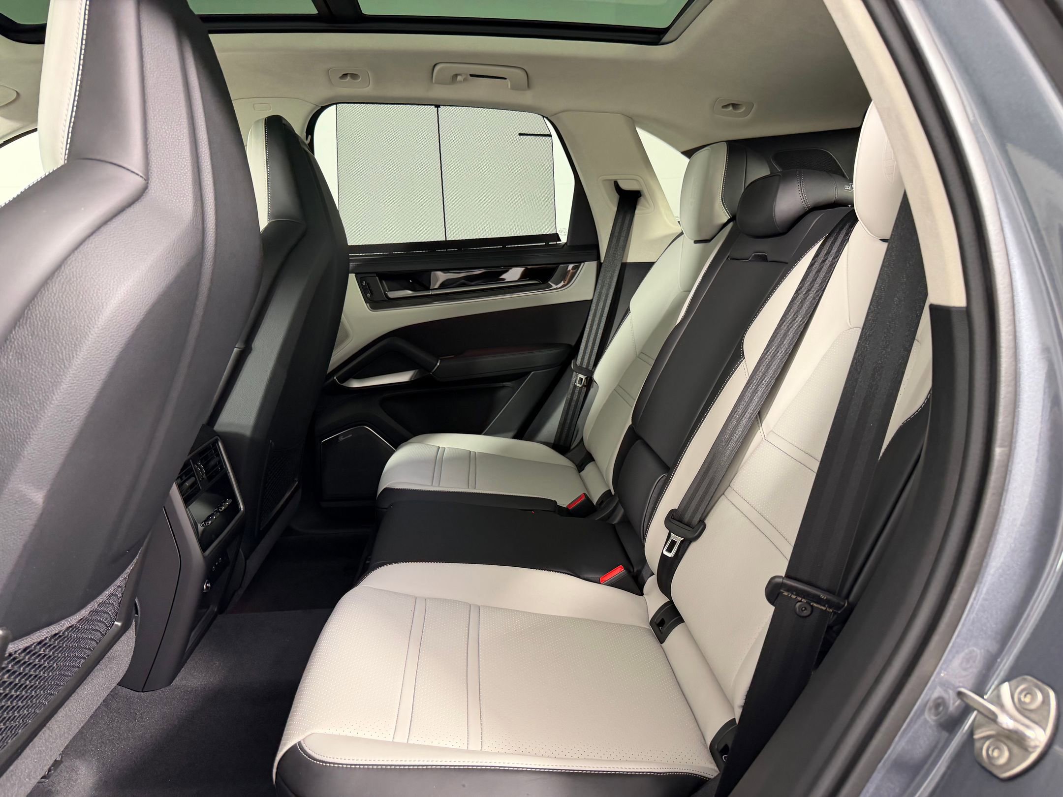New 2026 Porsche Cayenne GTS AWD/4WD image 18