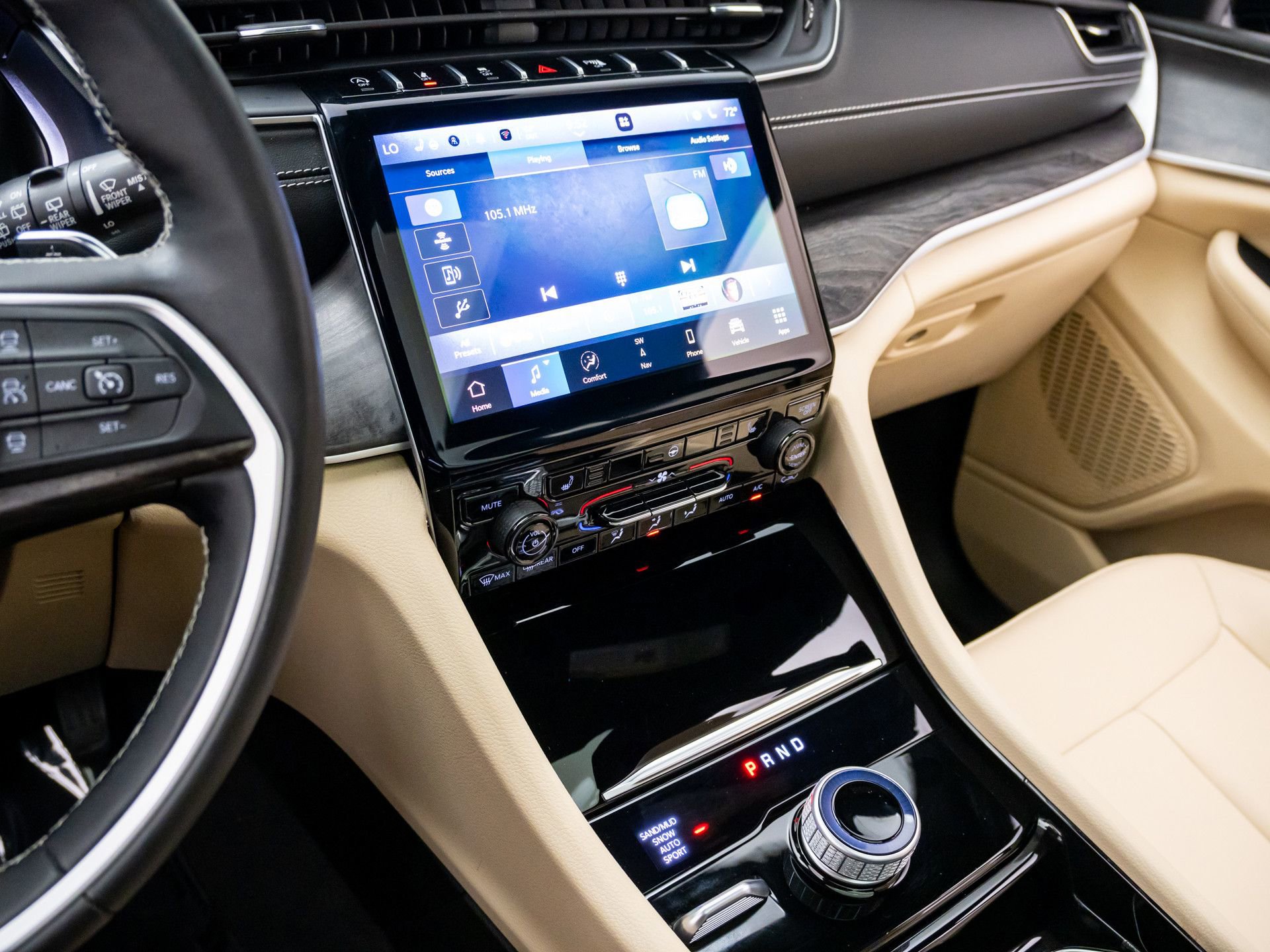 Used 2023 Jeep Grand Cherokee Limited image 12