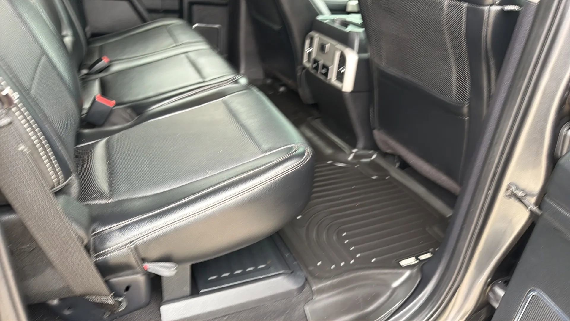 Used 2019 Ford F250 Lariat w/ Chrome Package image 79