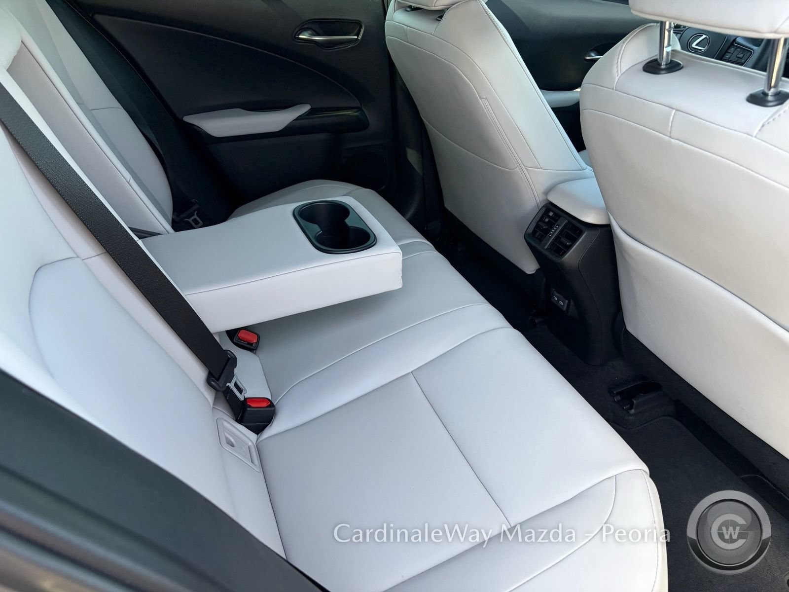 Used 2025 Lexus UX 300h FWD w/ Accessory Package (Z2) image 30