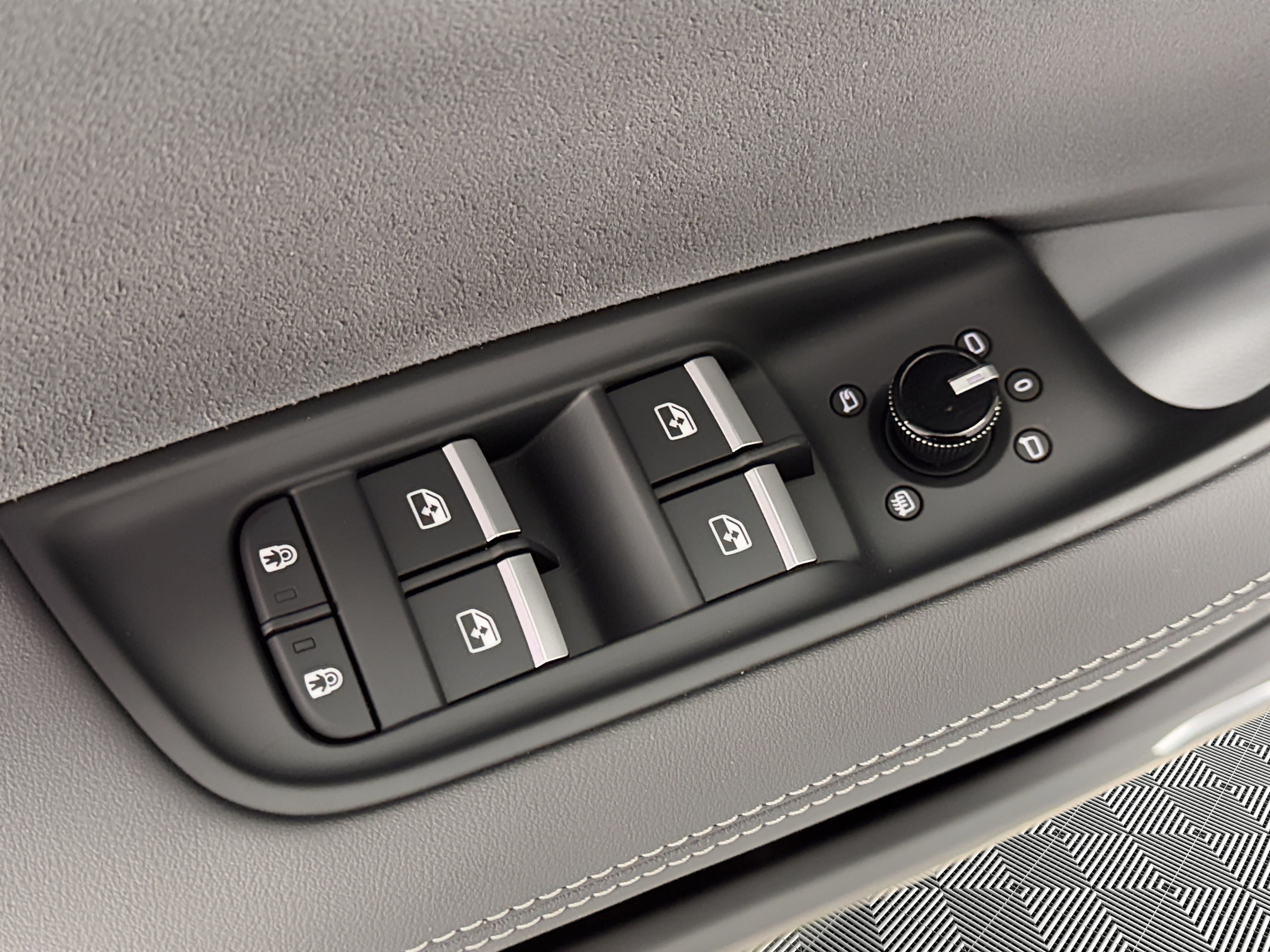 New 2026 Audi SQ8 Premium Plus AWD/4WD image 15