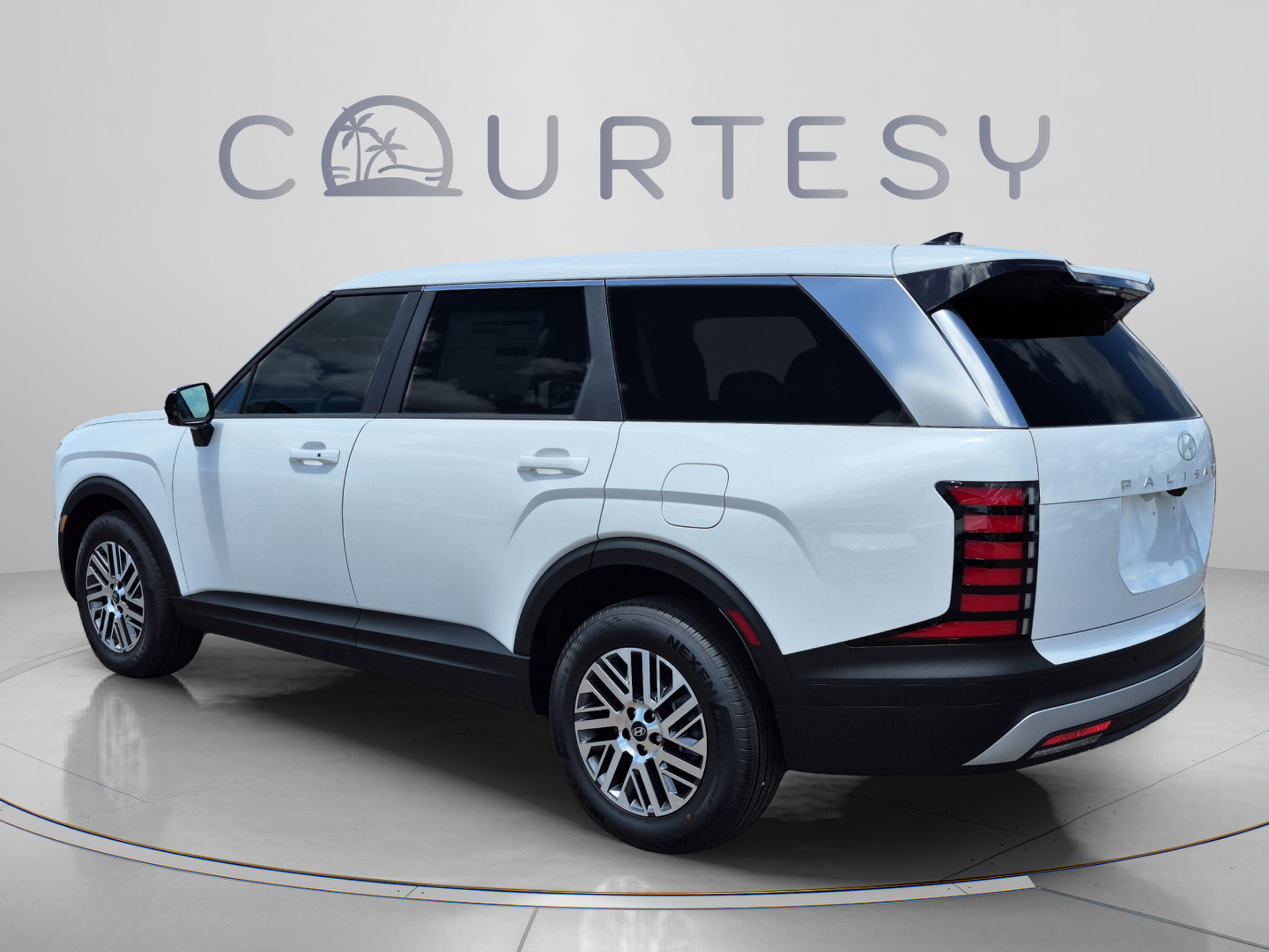New 2027 Hyundai Palisade SE FWD image 3