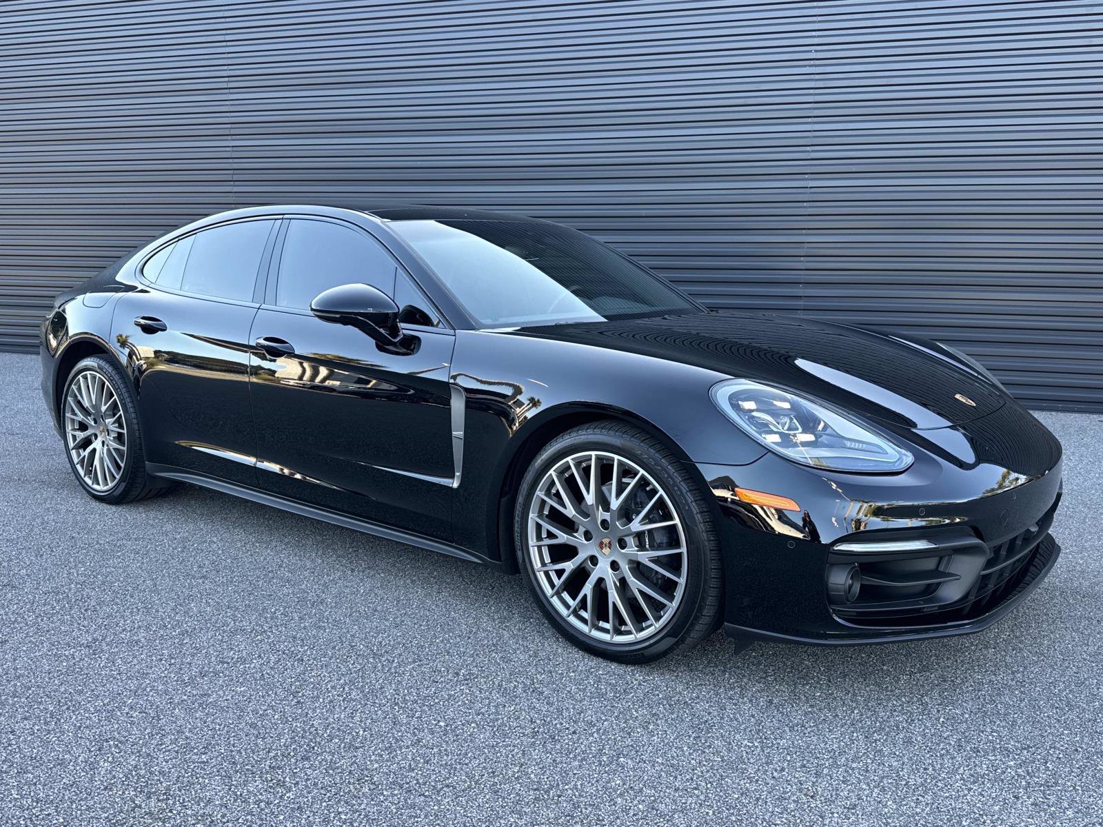 Certified 2023 Porsche Panamera Platinum Edition image 10