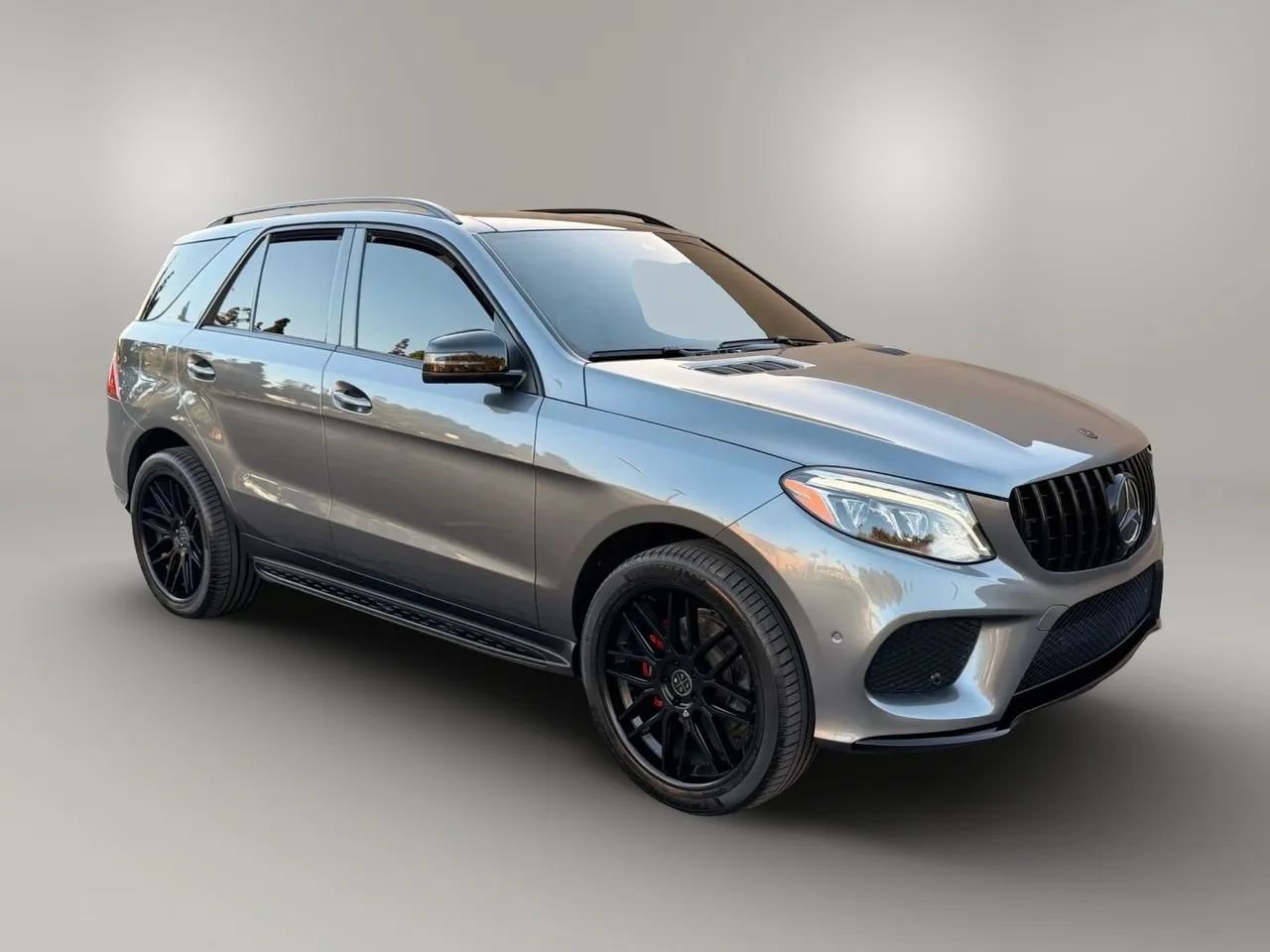 Used 2017 Mercedes-Benz GLE 400 4MATIC image 2