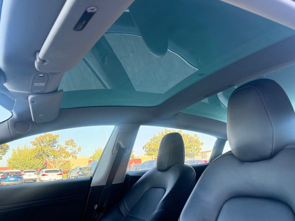 Used 2018 Tesla Model 3 Mid Range RWD image 14