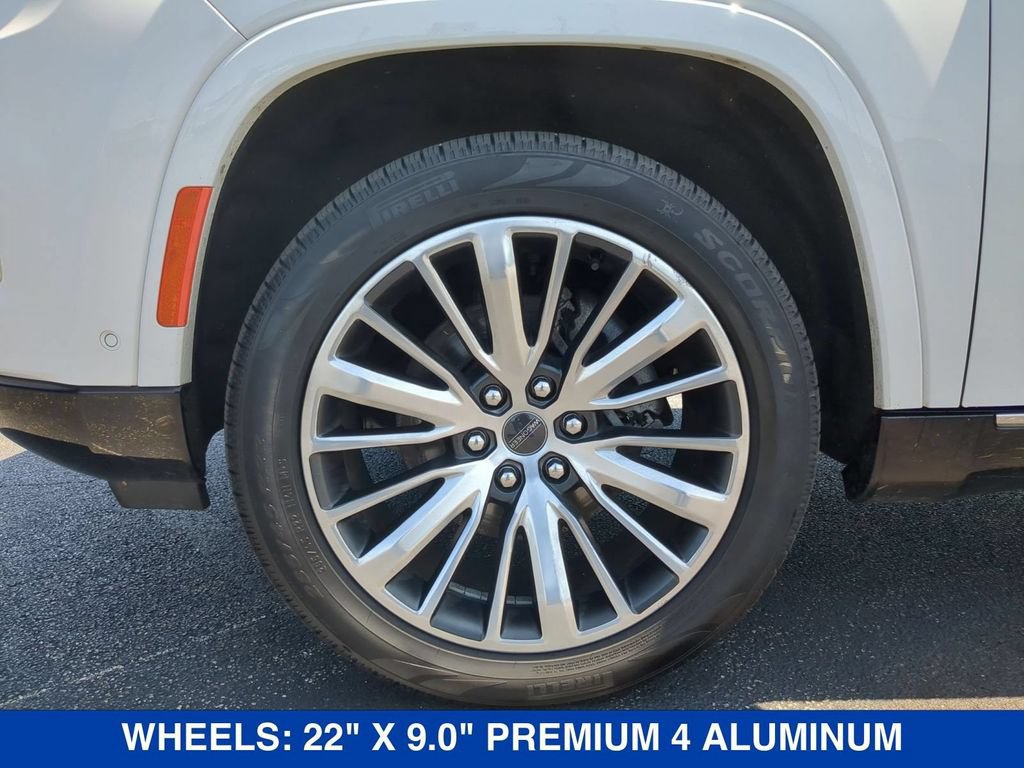 Used 2023 Jeep Grand Wagoneer Series III AWD/4WD image 25