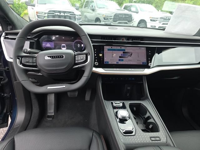 Used 2025 Jeep Wagoneer S Launch Edition AWD/4WD image 9