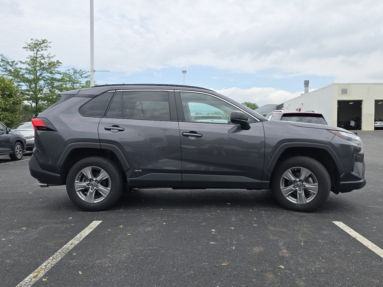 Certified 2024 Toyota RAV4 LE AWD/4WD image 4