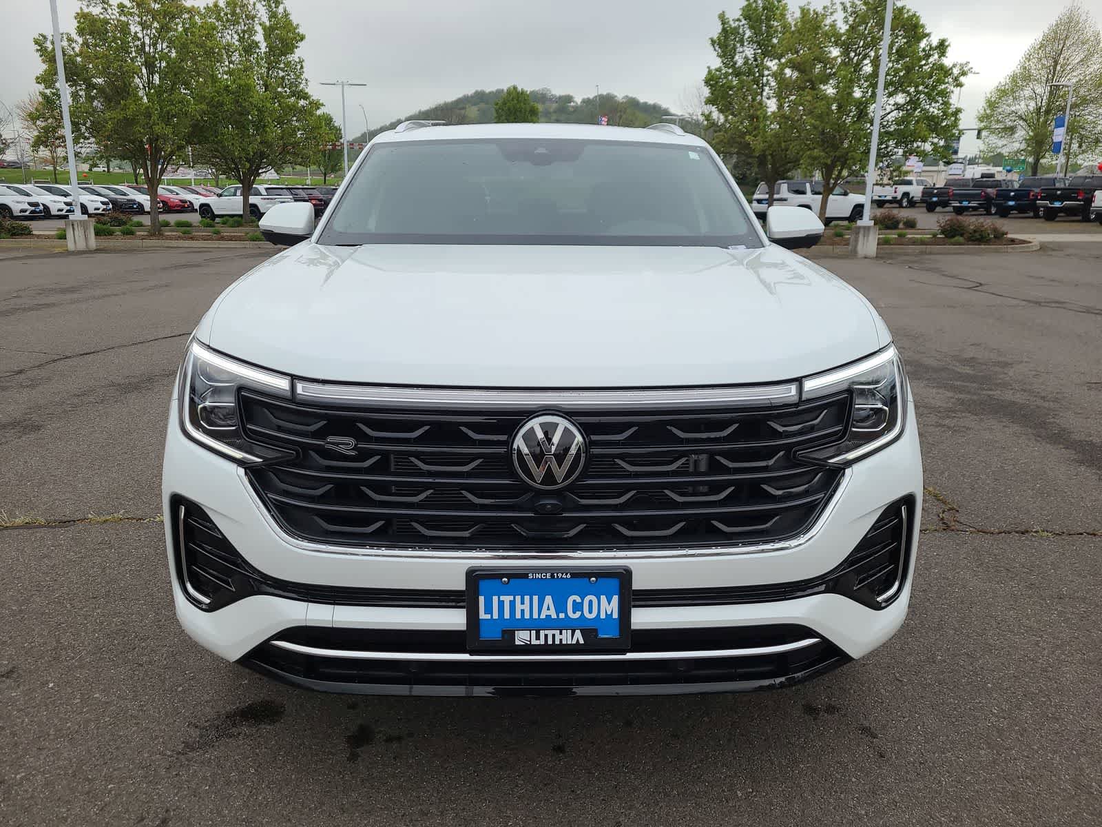 Used 2025 Volkswagen Atlas Cross Sport SEL Premium R-Line AWD/4WD image 14