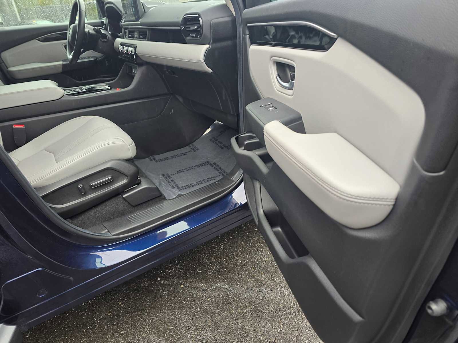 Used 2025 Honda Pilot EX-L image 10