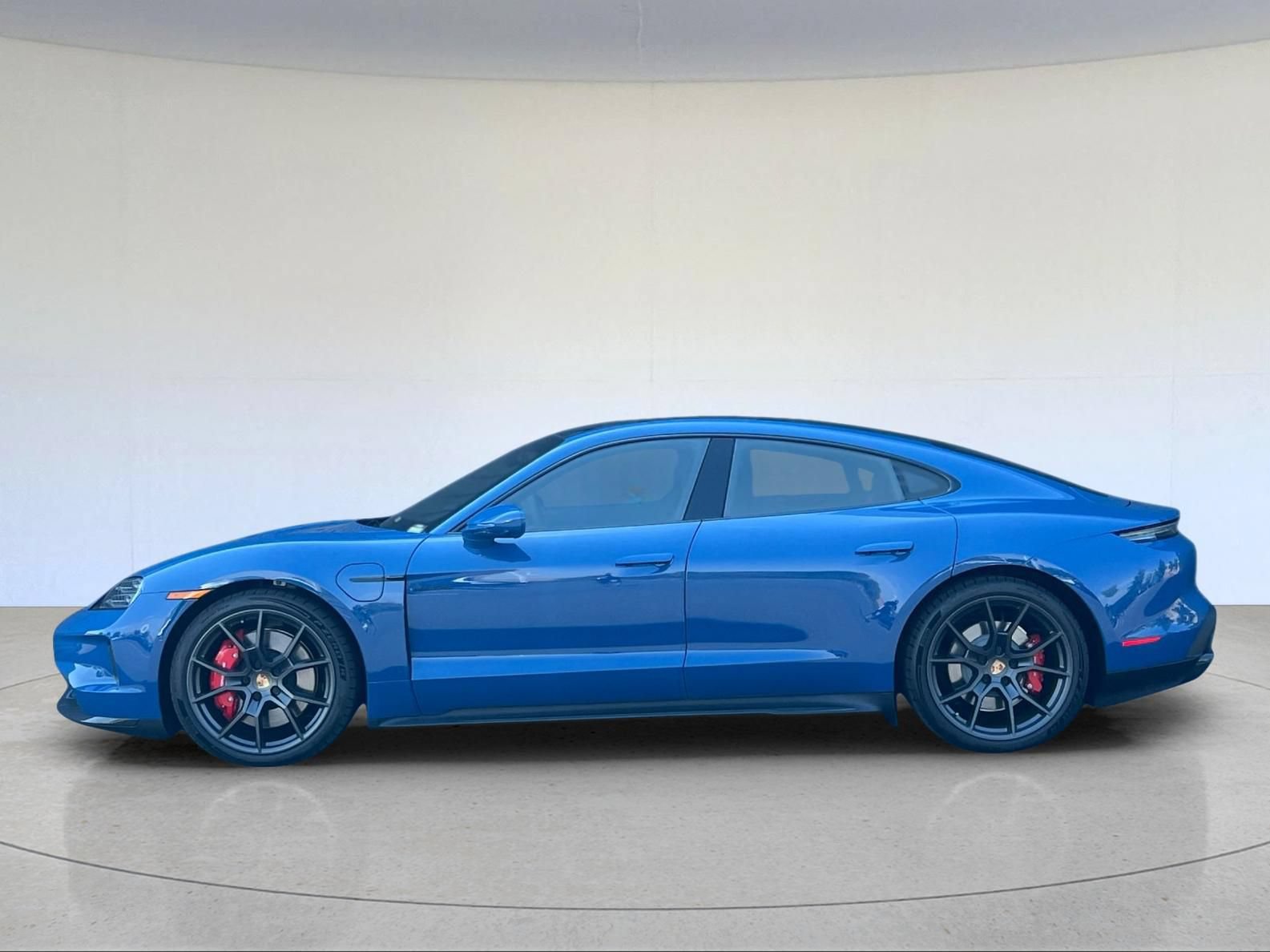New 2026 Porsche Taycan GTS AWD/4WD image 2