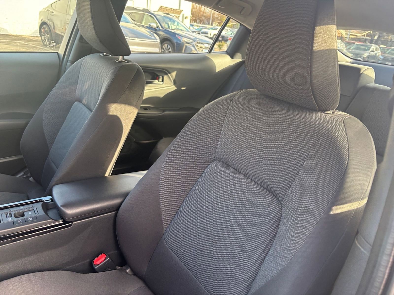 Used 2025 Toyota Prius LE image 34