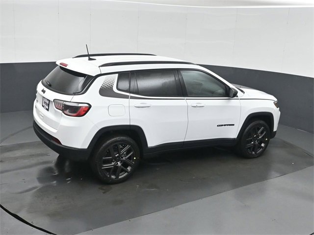 New 2026 Jeep Compass Latitude image 30