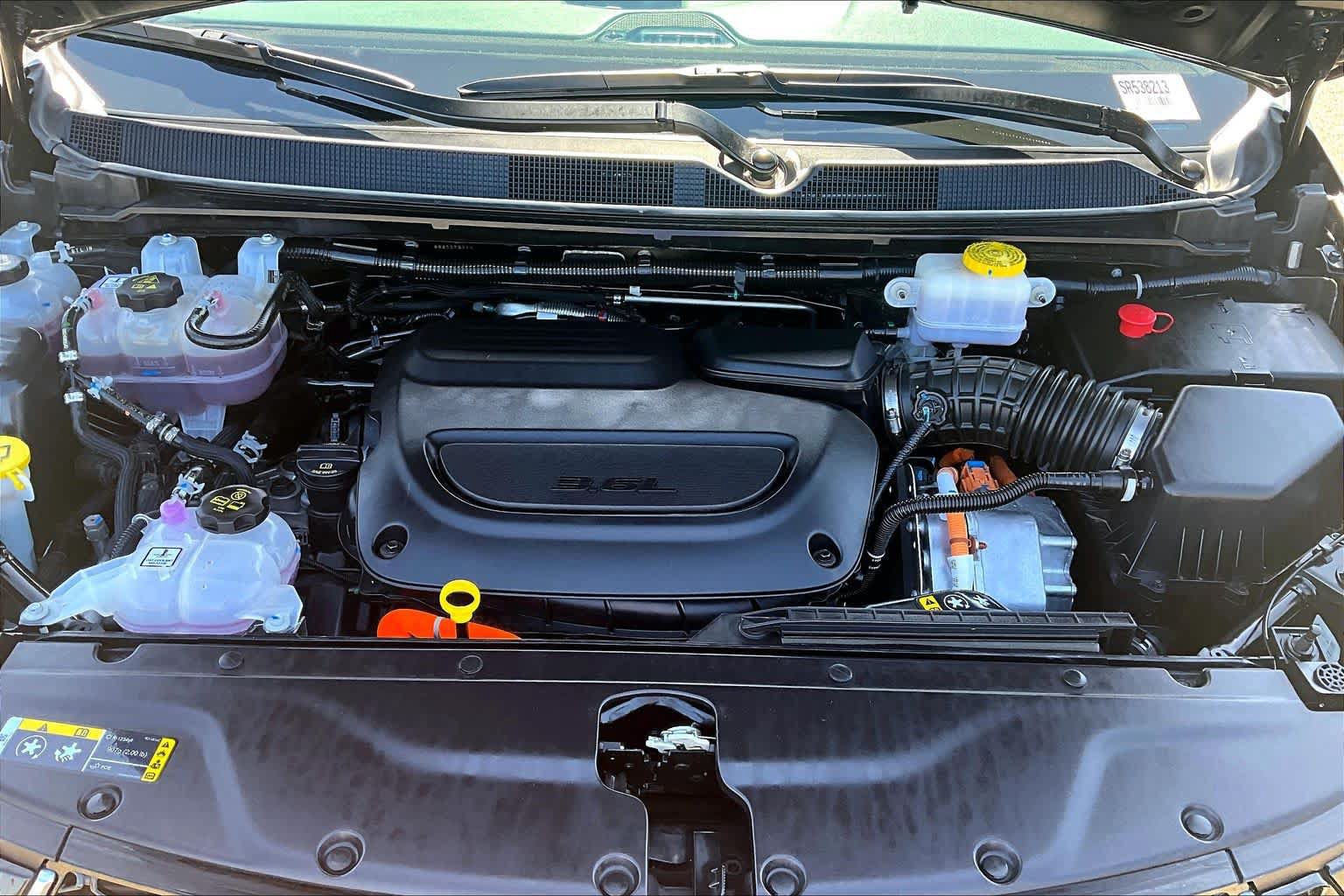 Used 2025 Chrysler Pacifica Pinnacle FWD image 31