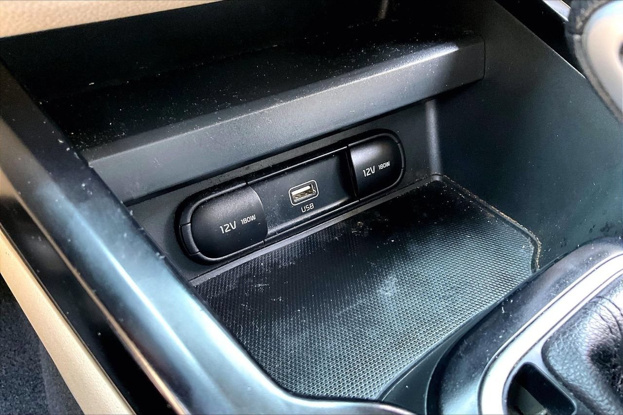 Used 2020 Kia Soul LX FWD image 25
