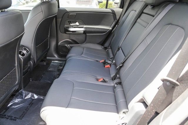 Used 2024 Mercedes-Benz EQB 300 4MATIC image 18