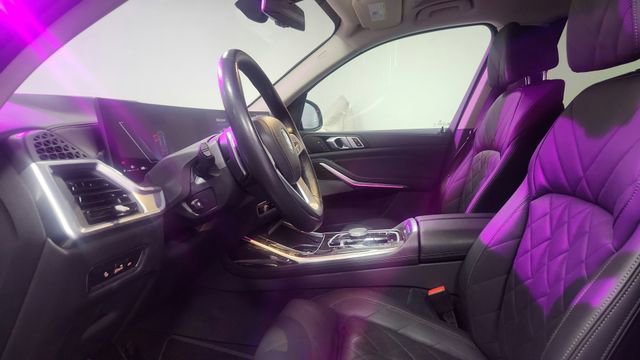 Used 2025 BMW X7 xDrive40i image 9