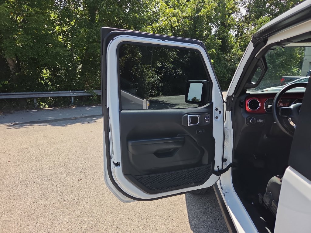 Used 2021 Jeep Wrangler Rubicon w/ Cold Weather Group AWD/4WD image 25