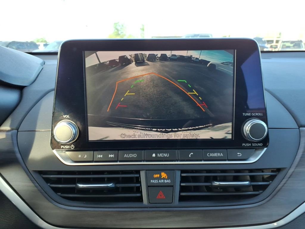 Used 2024 Nissan Altima 2.5 SV FWD image 14