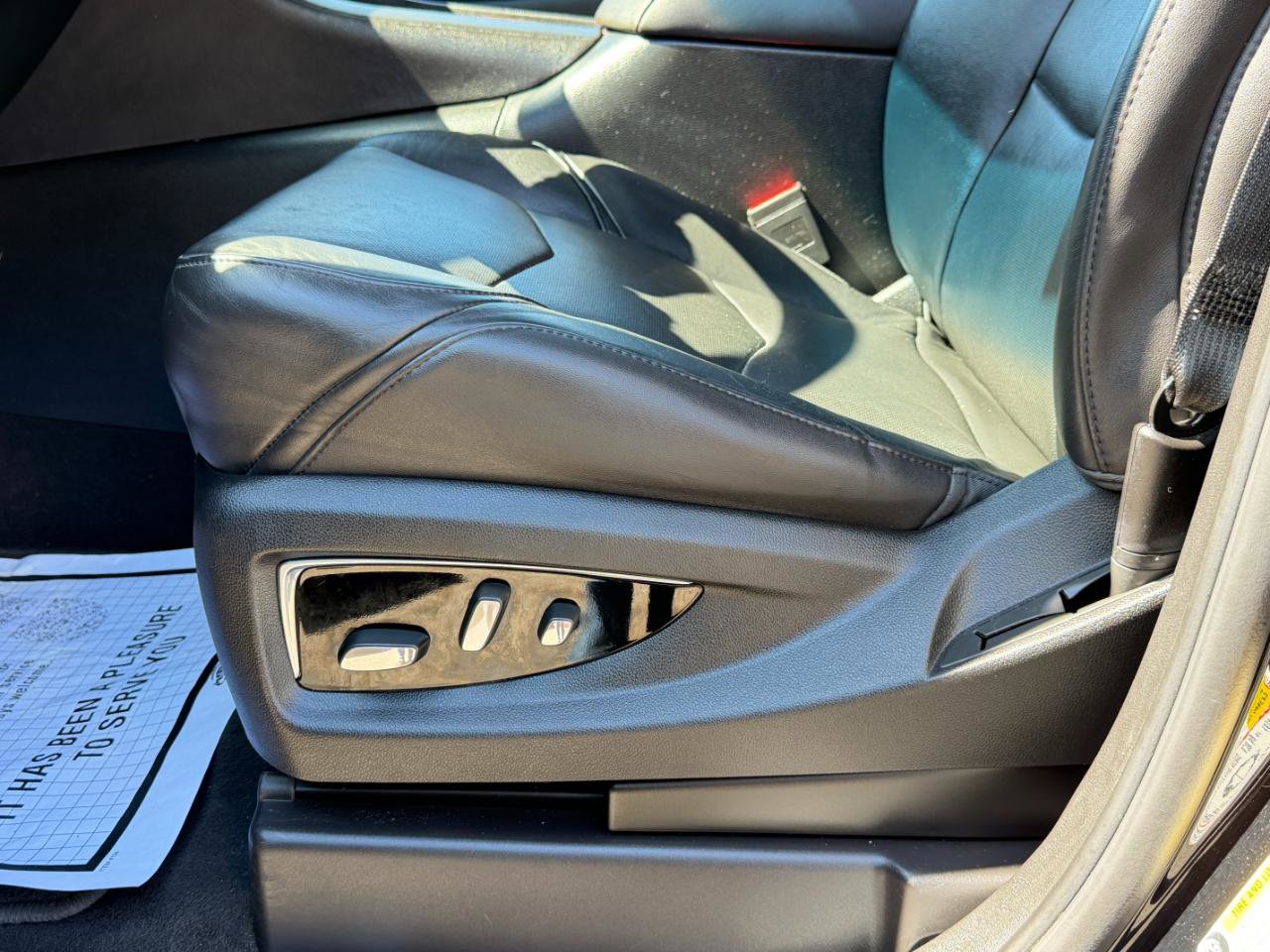 Used 2018 Cadillac Escalade Luxury AWD/4WD image 14