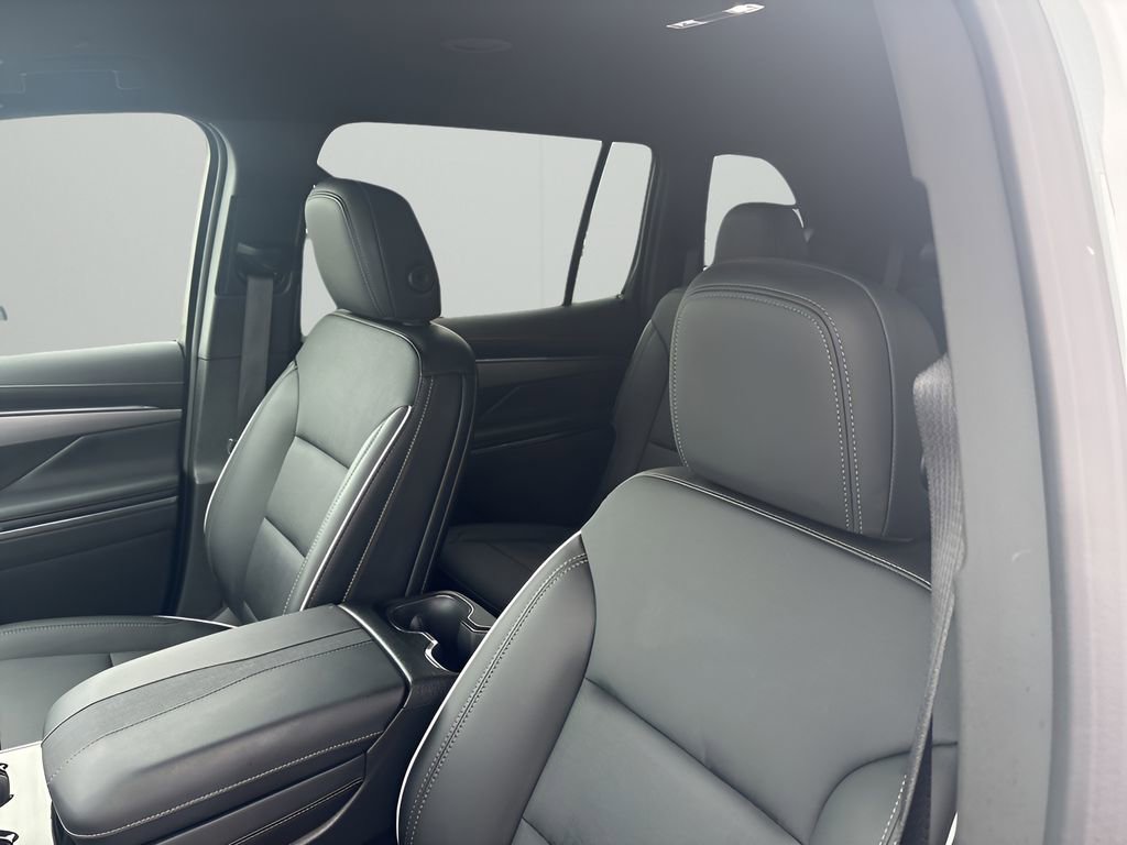 Used 2025 Buick Enclave Preferred image 10