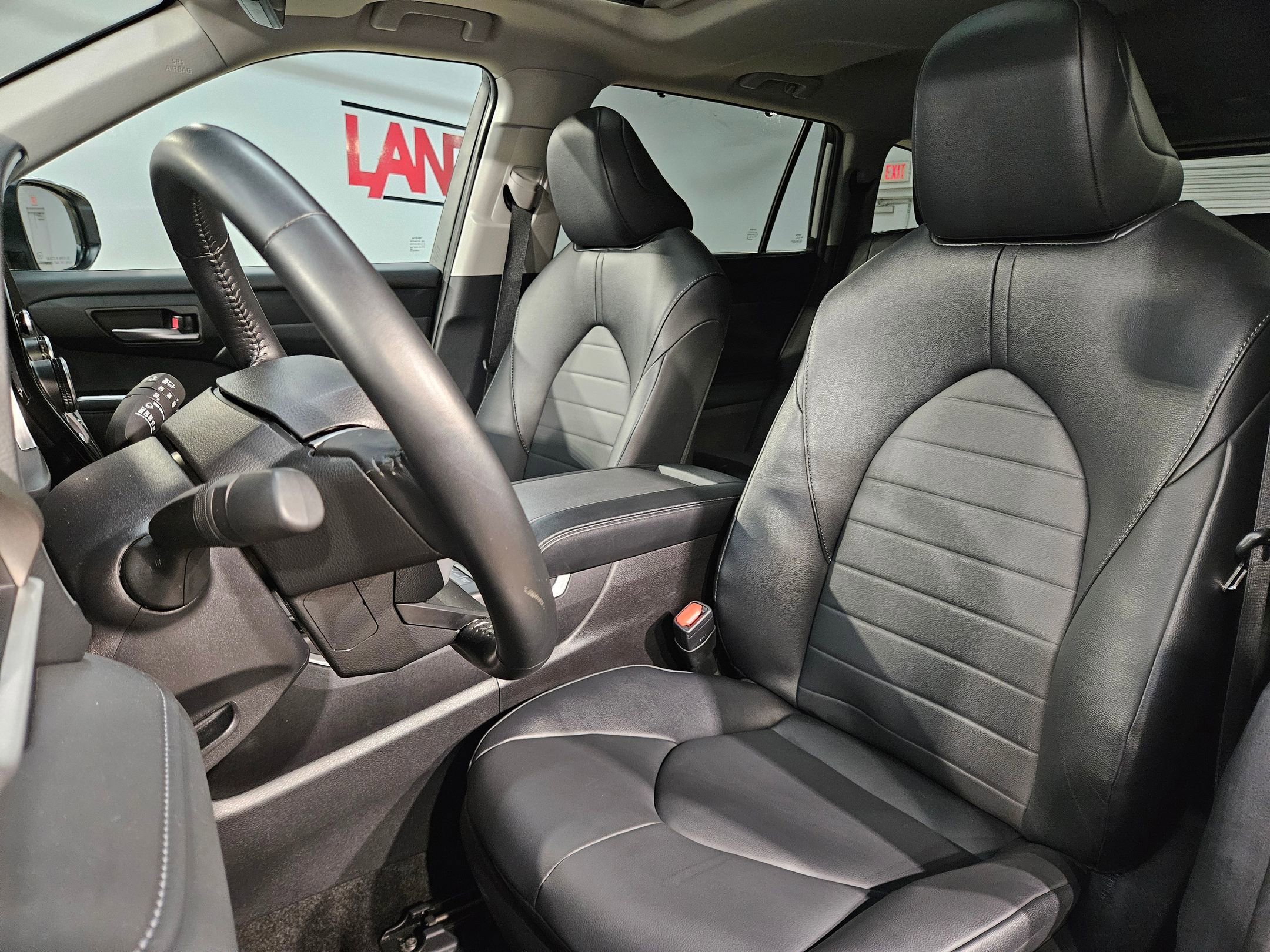 Certified 2025 Toyota Highlander XLE AWD/4WD image 24