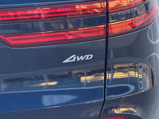 Used 2022 Genesis GV70 2.5T w/ Advanced Package image 11