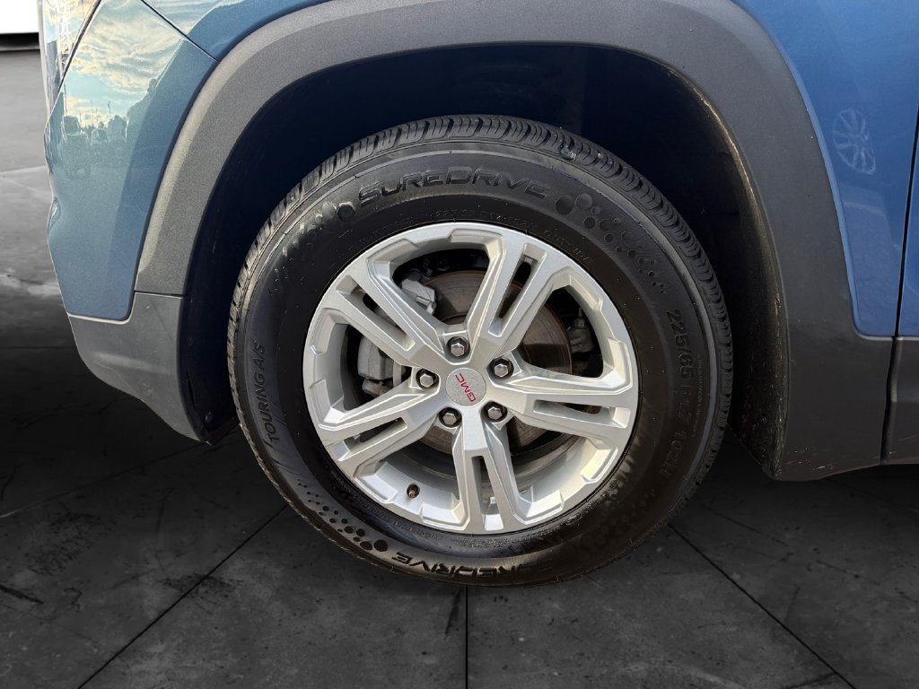 Used 2024 GMC Terrain SLE AWD/4WD image 14