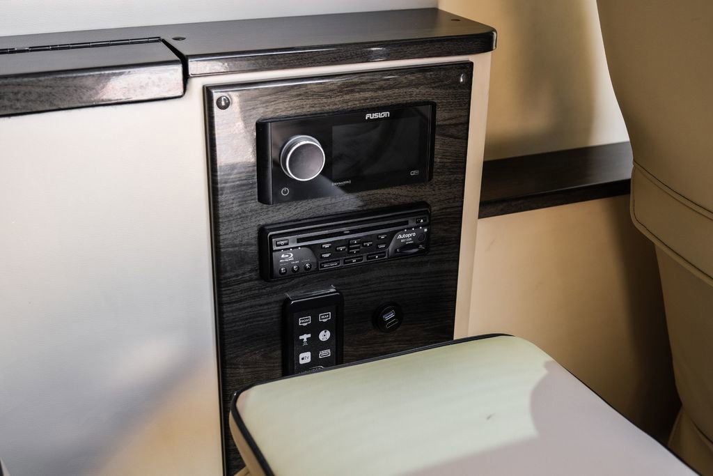 Used 2020 Mercedes-Benz Sprinter 3500 w/ Windows All Around Package image 43