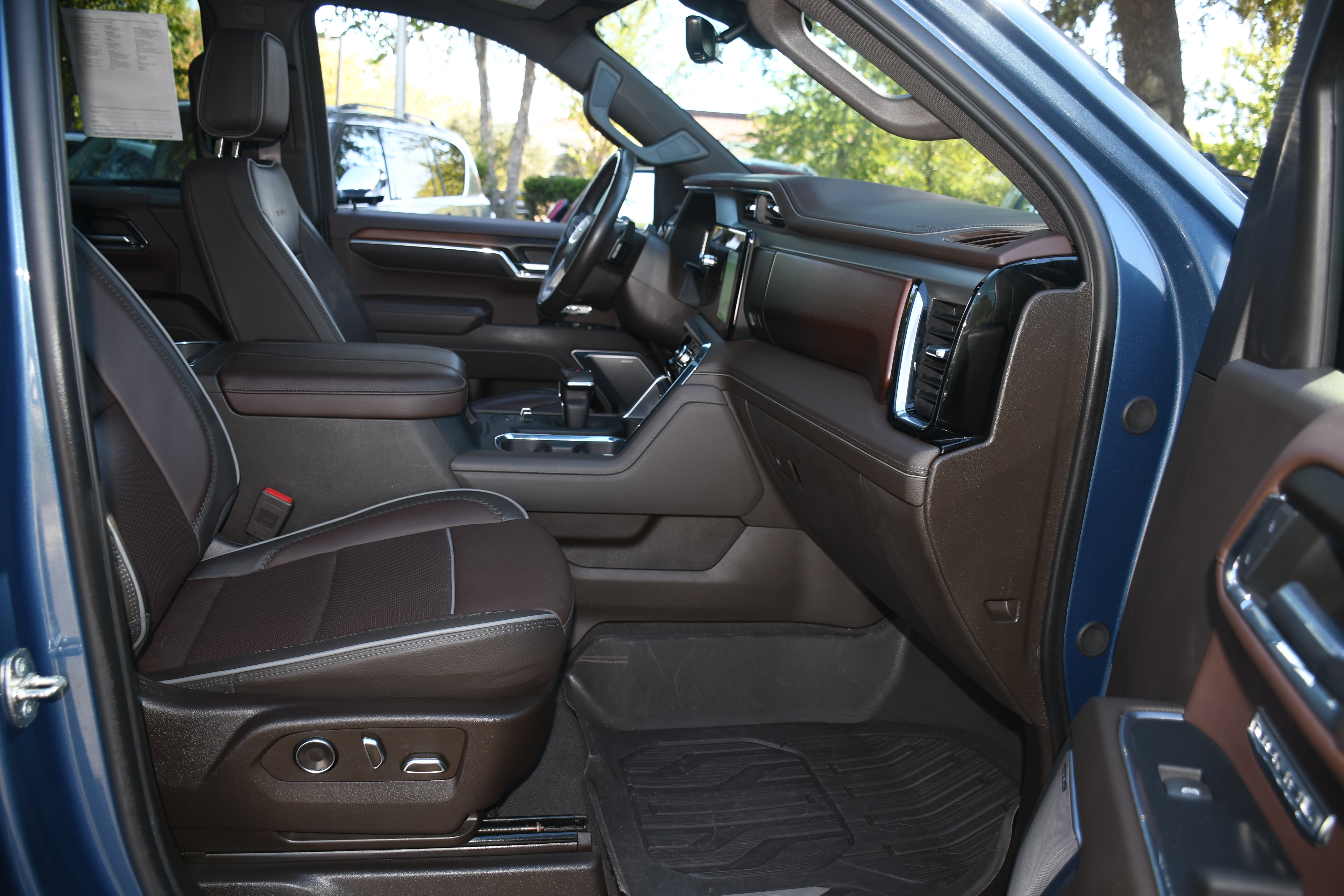 Used 2024 GMC Sierra 1500 Denali AWD/4WD image 22