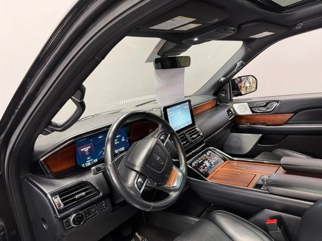 Used 2019 Lincoln Navigator Reserve AWD/4WD image 18