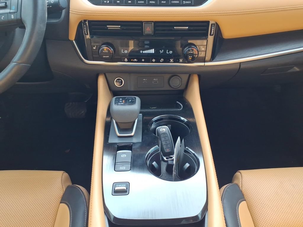 Used 2023 Nissan Rogue Platinum FWD image 11
