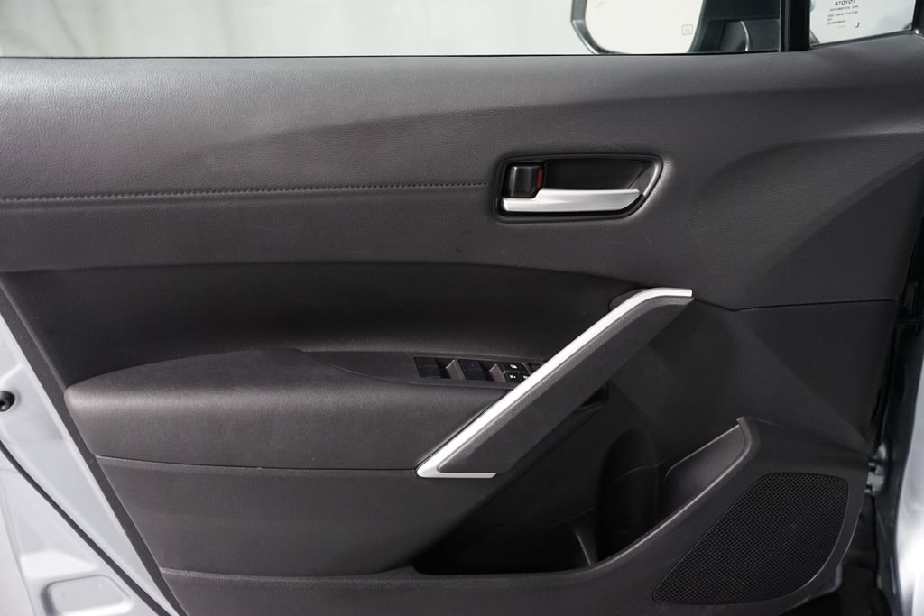 Used 2024 Toyota Corolla Cross XLE image 29