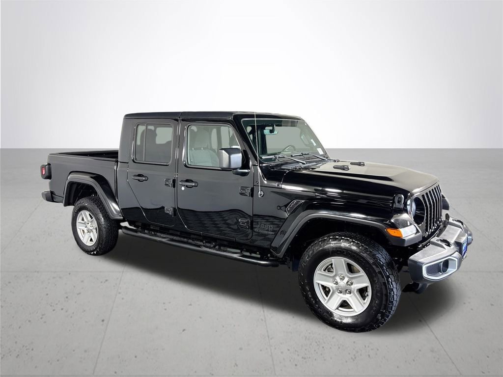 Used 2022 Jeep Gladiator Sport image 4