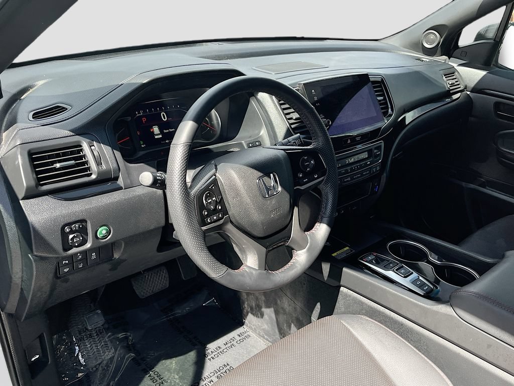 Used 2025 Honda Passport Black Edition image 9