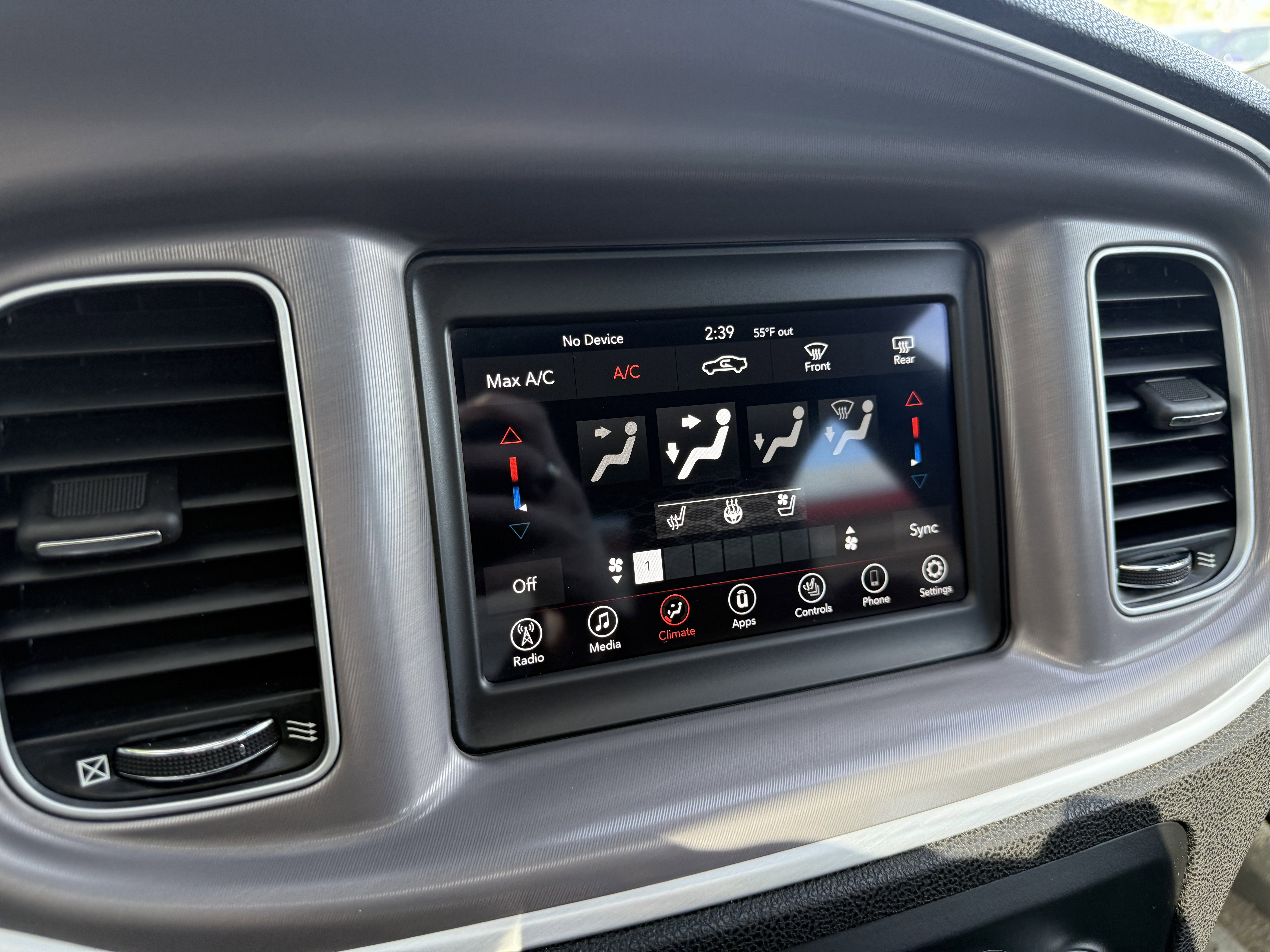 Used 2022 Dodge Charger SXT w/ Leather Interior Group image 11