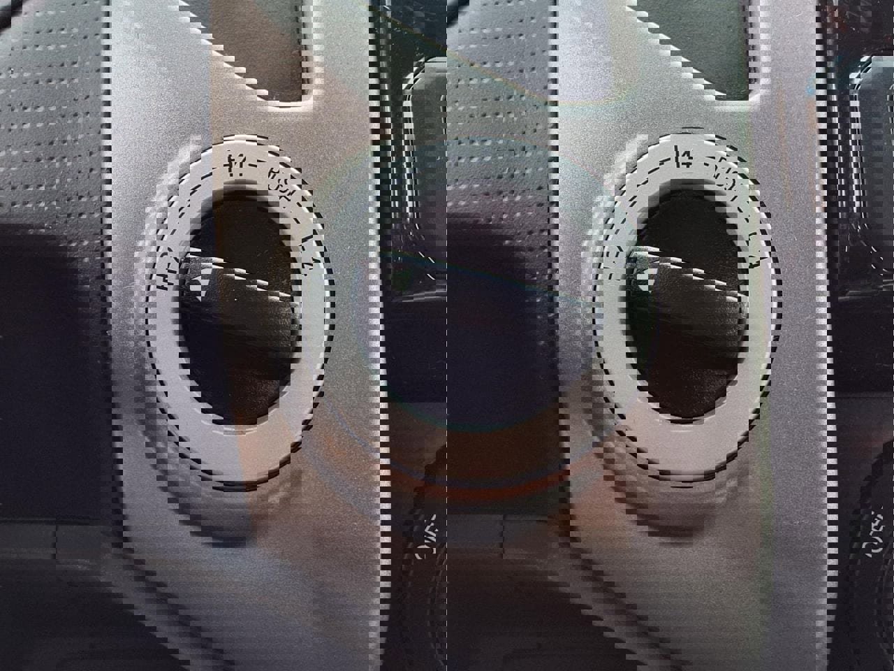 Used 2015 Toyota Tacoma 4x4 Double Cab w/ TRD Off-Road Package image 21