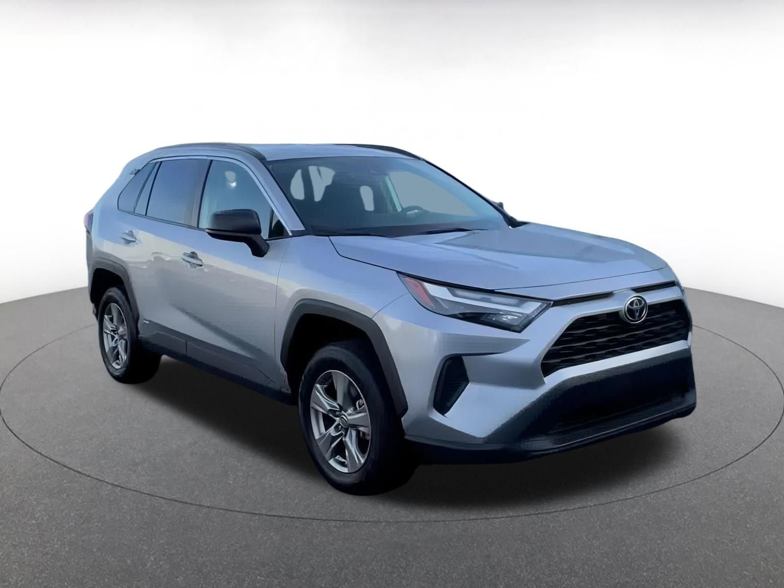 Used 2025 Toyota RAV4 LE image 3