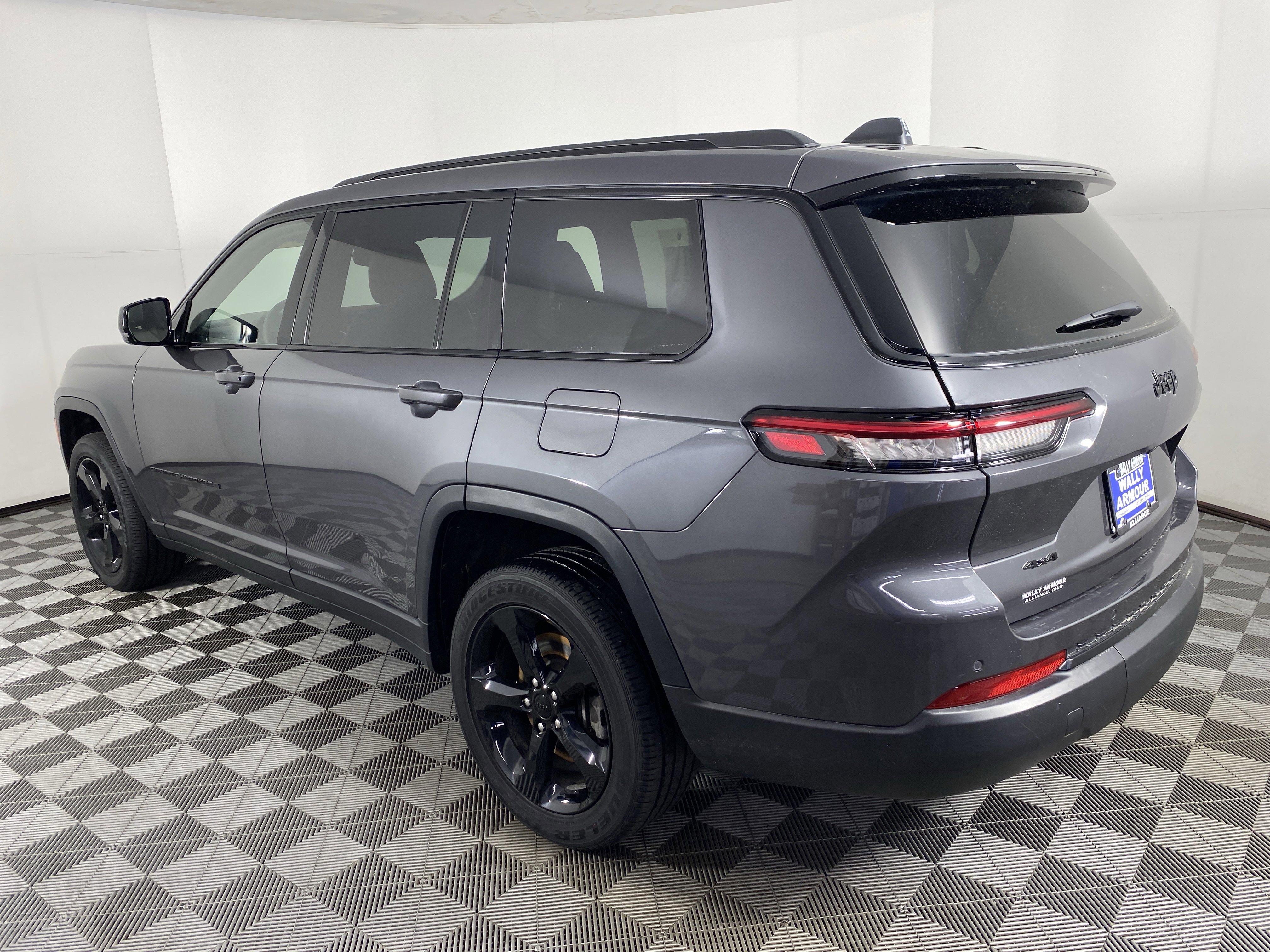 Used 2023 Jeep Grand Cherokee L Laredo image 10