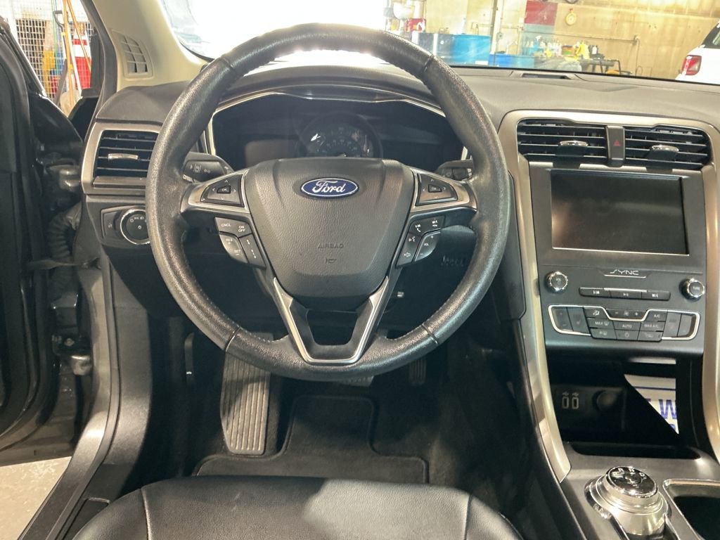 Used 2020 Ford Fusion SEL image 14