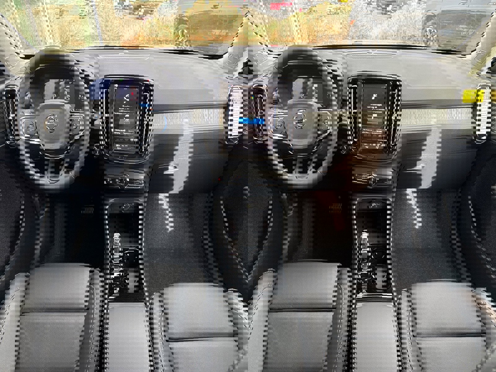 New 2026 Volvo XC40 B5 Plus w/ Protection Package Premier image 15