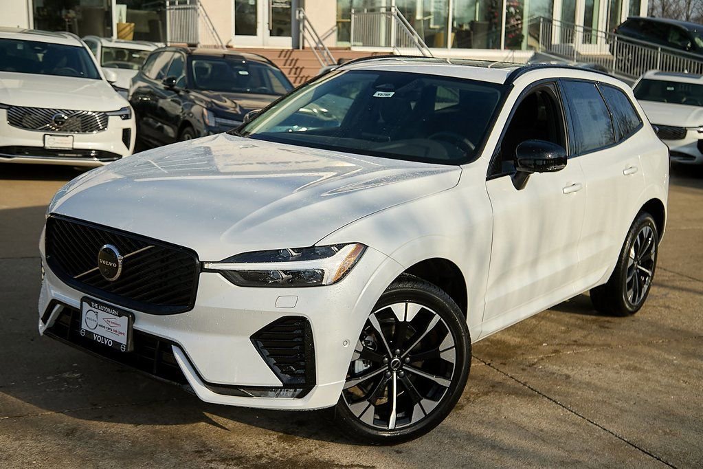 New 2026 Volvo XC60 B5 Plus w/ Climate Package image 4