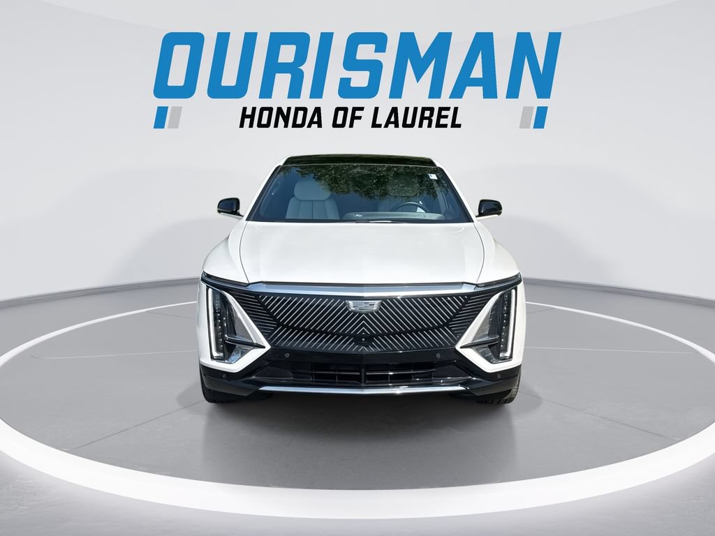 Used 2024 Cadillac Lyriq Luxury AWD/4WD image 3