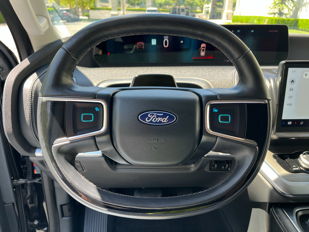 Used 2025 Ford Expedition Max Platinum AWD/4WD image 19
