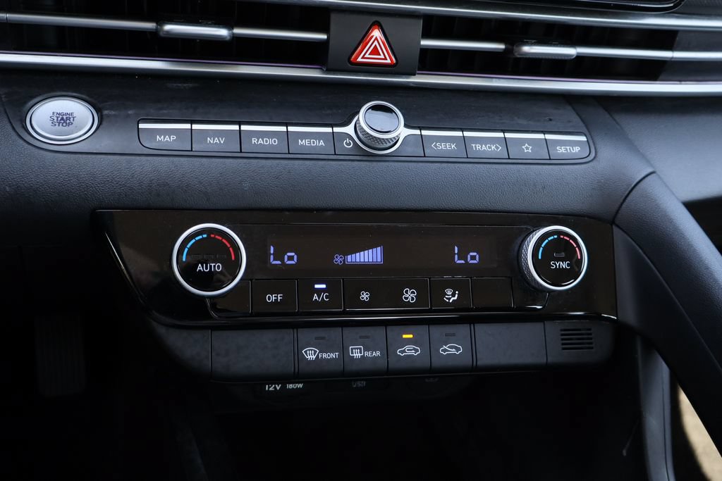 Used 2024 Hyundai Elantra SEL FWD image 17