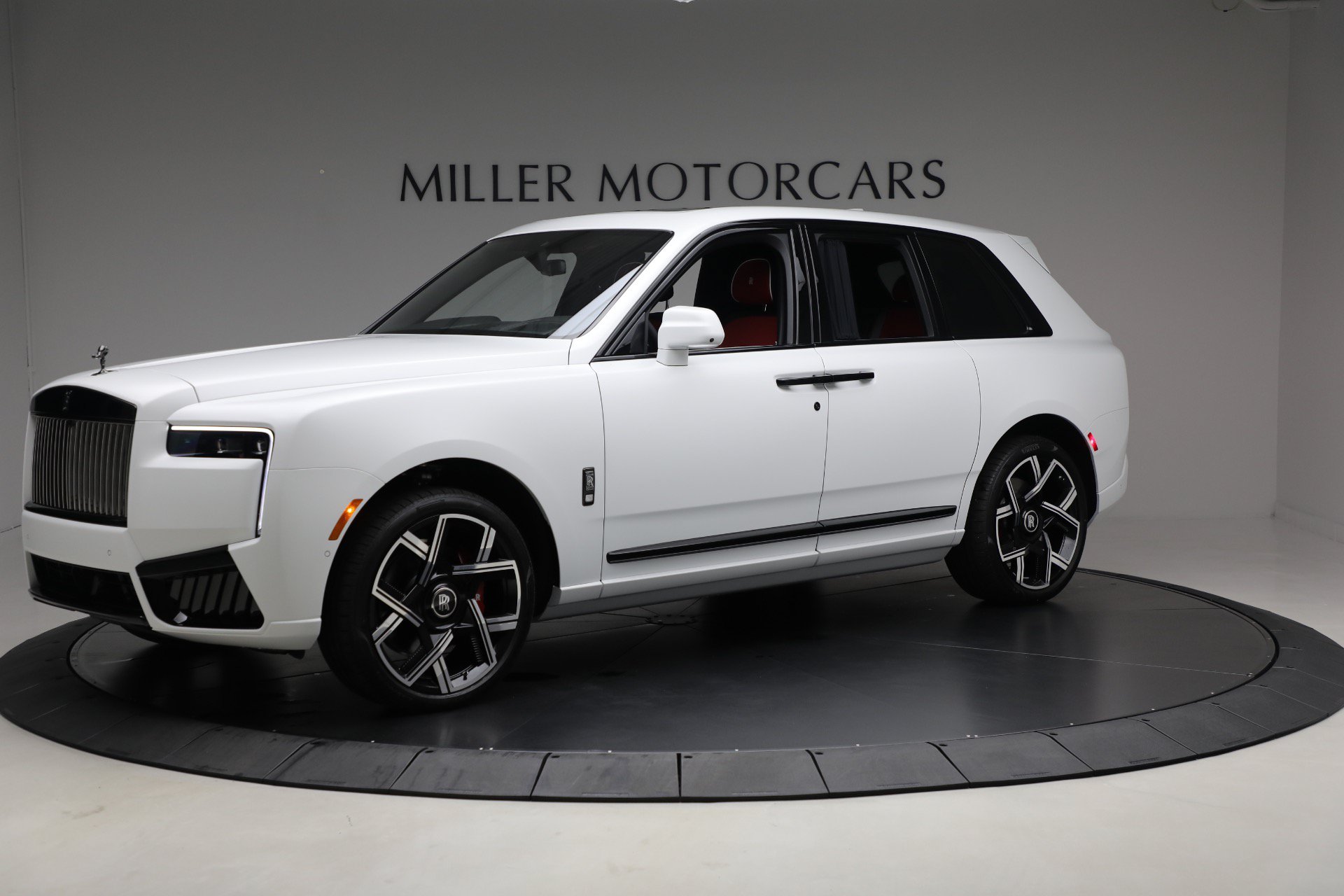 Certified 2025 Rolls-Royce Cullinan Black Badge AWD/4WD image 5