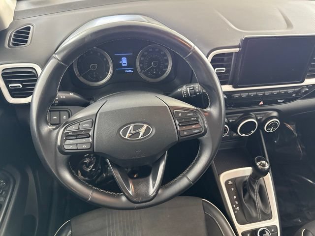 Used 2022 Hyundai Venue Limited FWD image 23