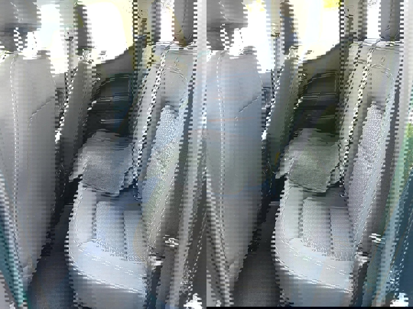 Used 2015 GMC Canyon SLE image 15