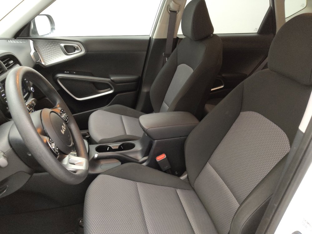 Used 2024 Kia Soul LX w/ Option Group 015 image 17